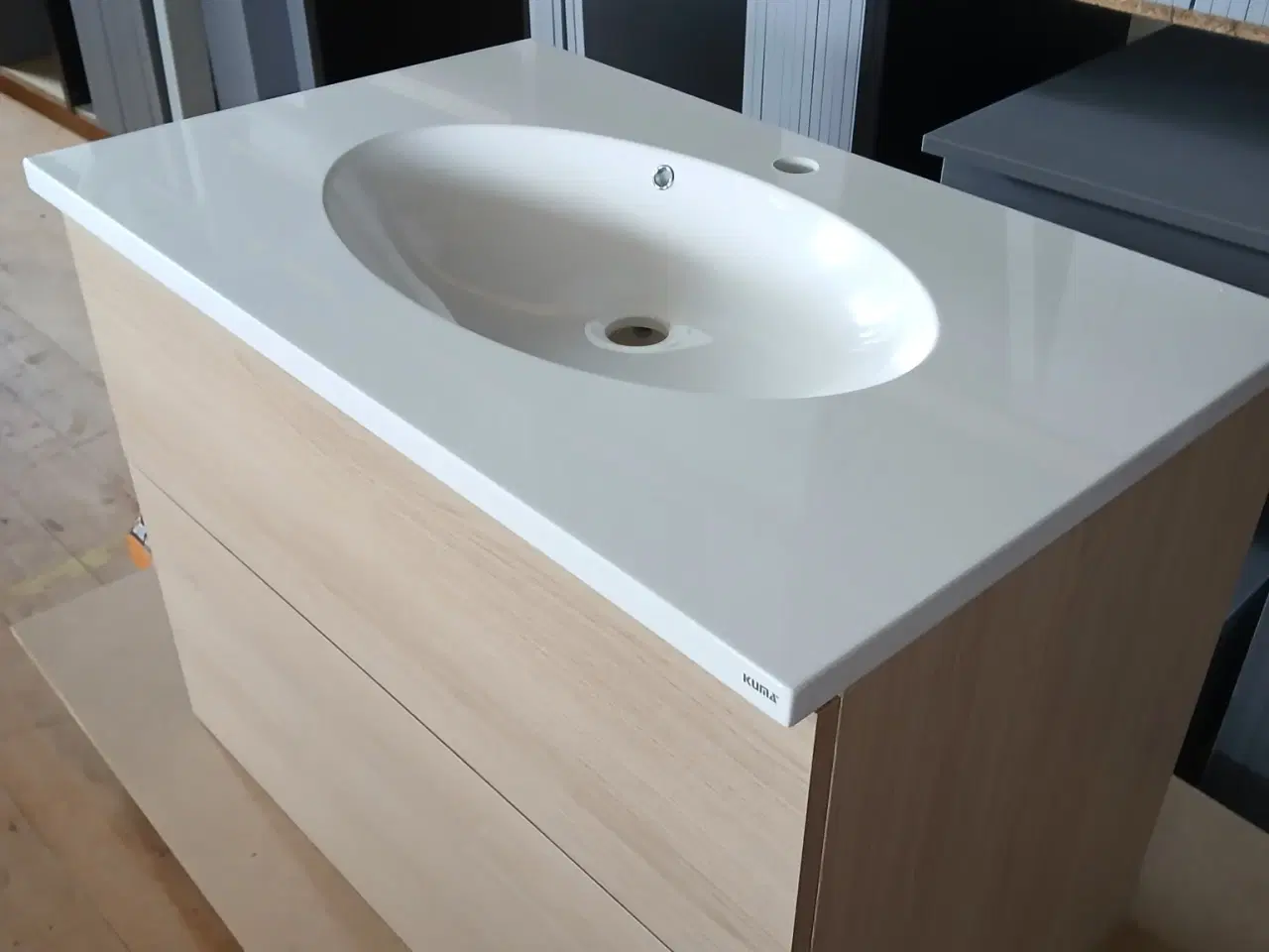 Billede 3 - badsæt 80 cm