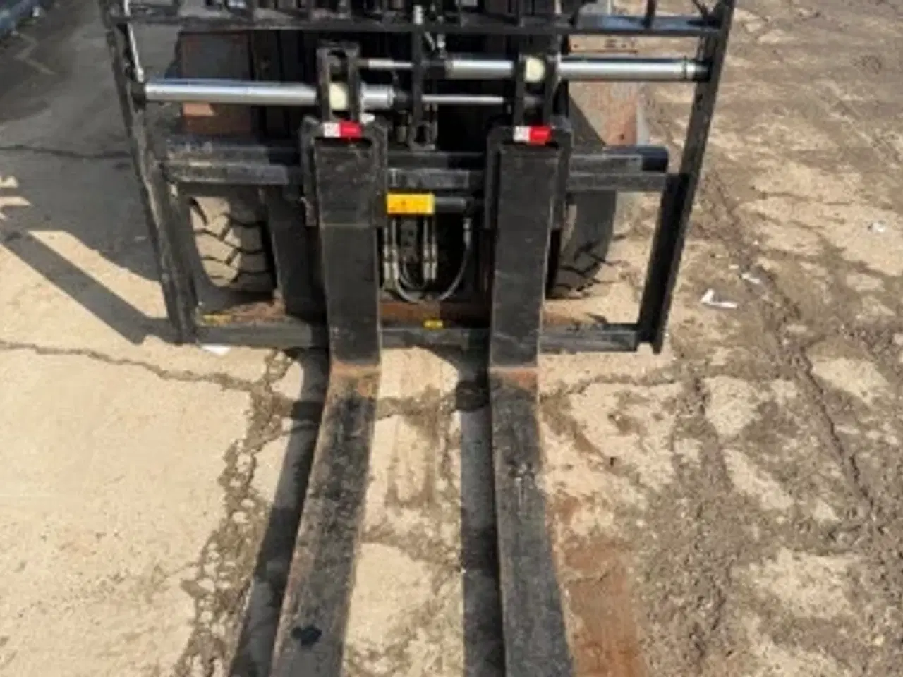 Billede 5 - Gaffeltruck med fuldfriløft