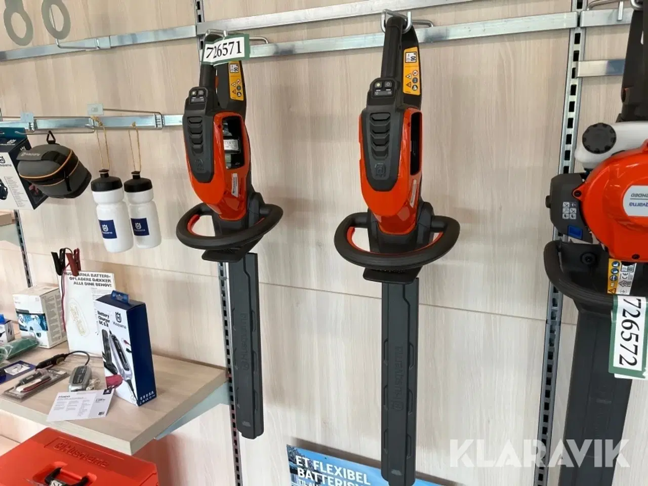 Billede 2 - Hækkeklipper Husqvarna 215iHD45 2 styk
