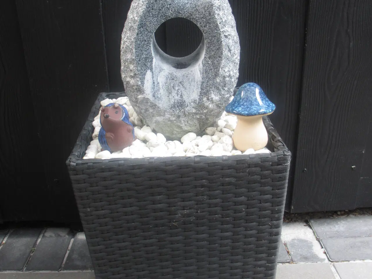 Billede 3 - springvand i granit
