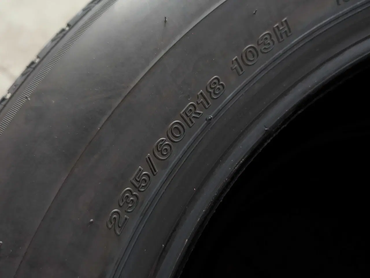 Billede 2 - Bridgestone sommerdæk 235/60R18 