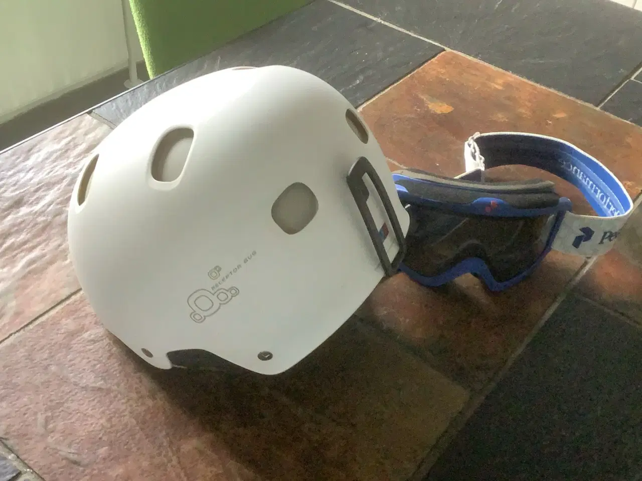 Billede 3 - POC skihjelm + Peak briller, Salomon hjelm + brill