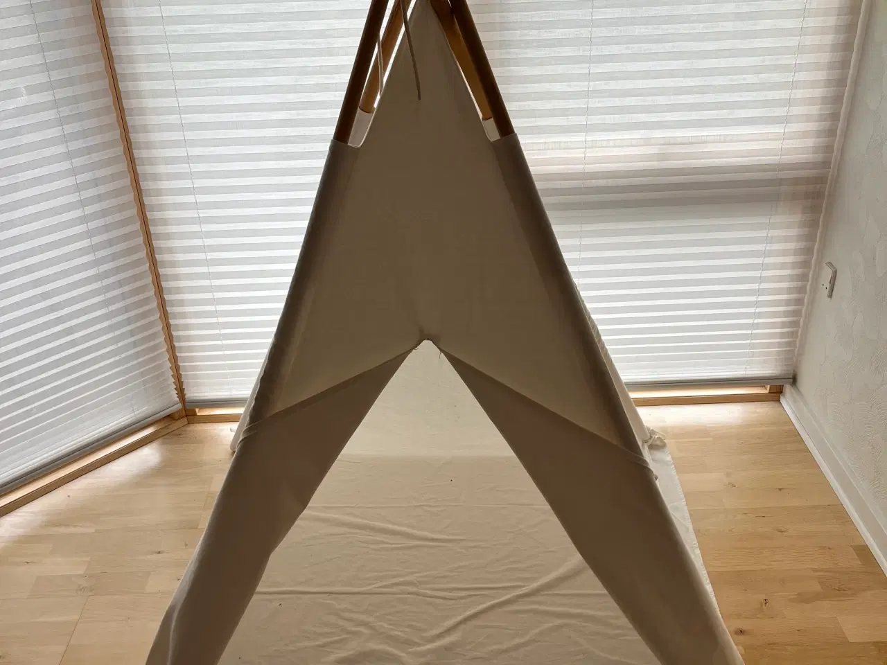 Billede 2 - Legetelt, model TIPI, beige bomuld