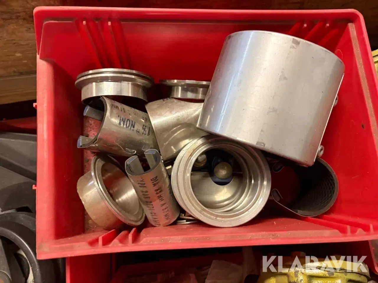 Billede 9 - Samlet lot - Rotan pumper, reol og afdækning