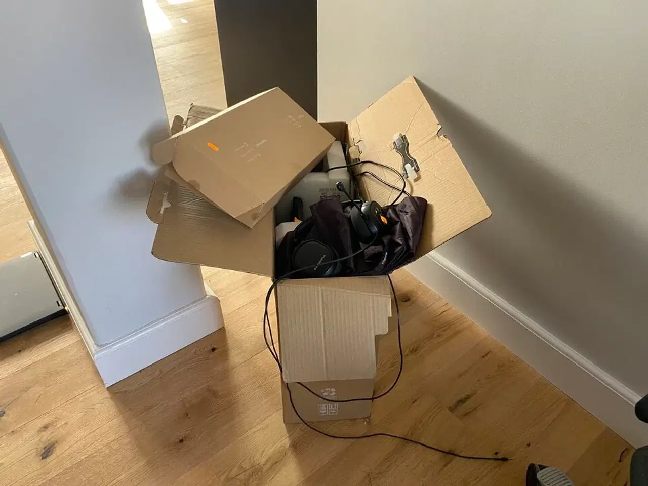 Billede 1 - Tegneskærm WACOM Cintiq Pro24 samt assoteret computertilbehør