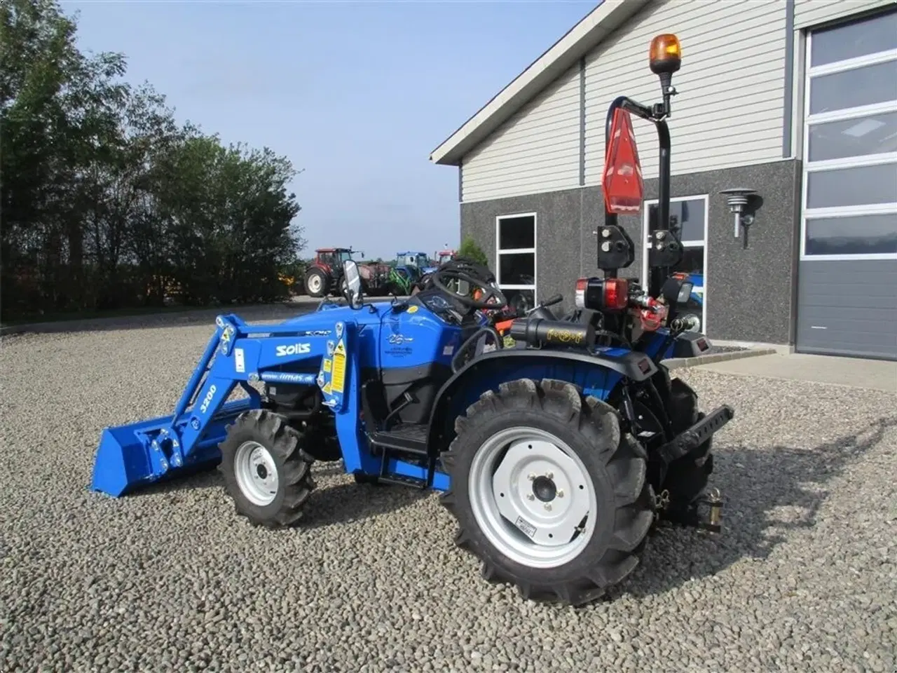 Billede 13 - Solis S26 6+2 gearmaskine med Fuldhydraulisk frontlæsser