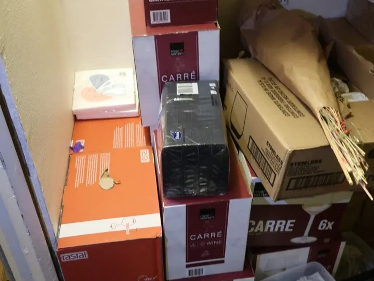 Billede 10 - Div. Engangsservice, vinglas, affaldsække, puder m.m.