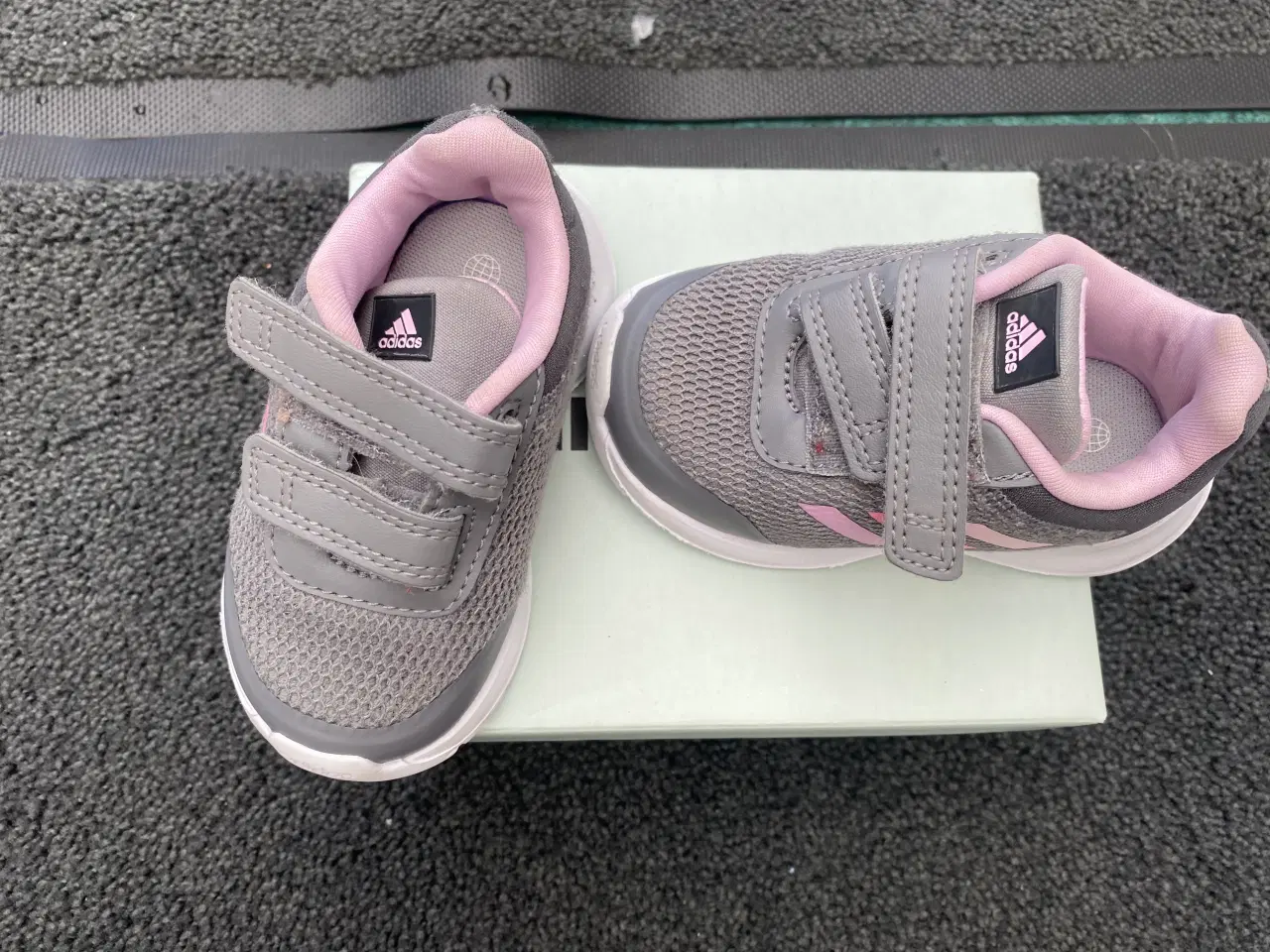 Billede 2 - Som ny Adidas pige sko