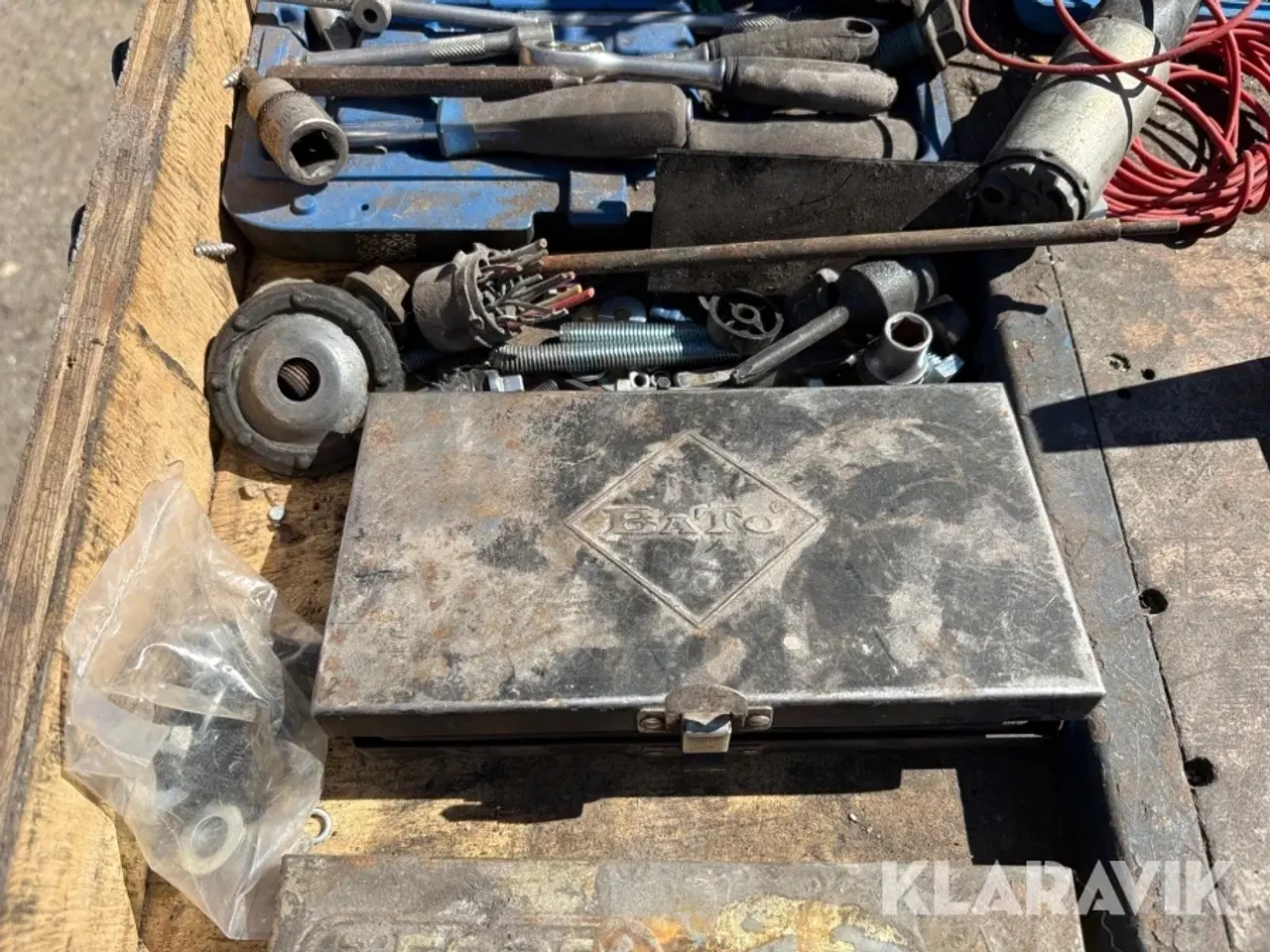 Billede 12 - Værkstedsvogn med indhold