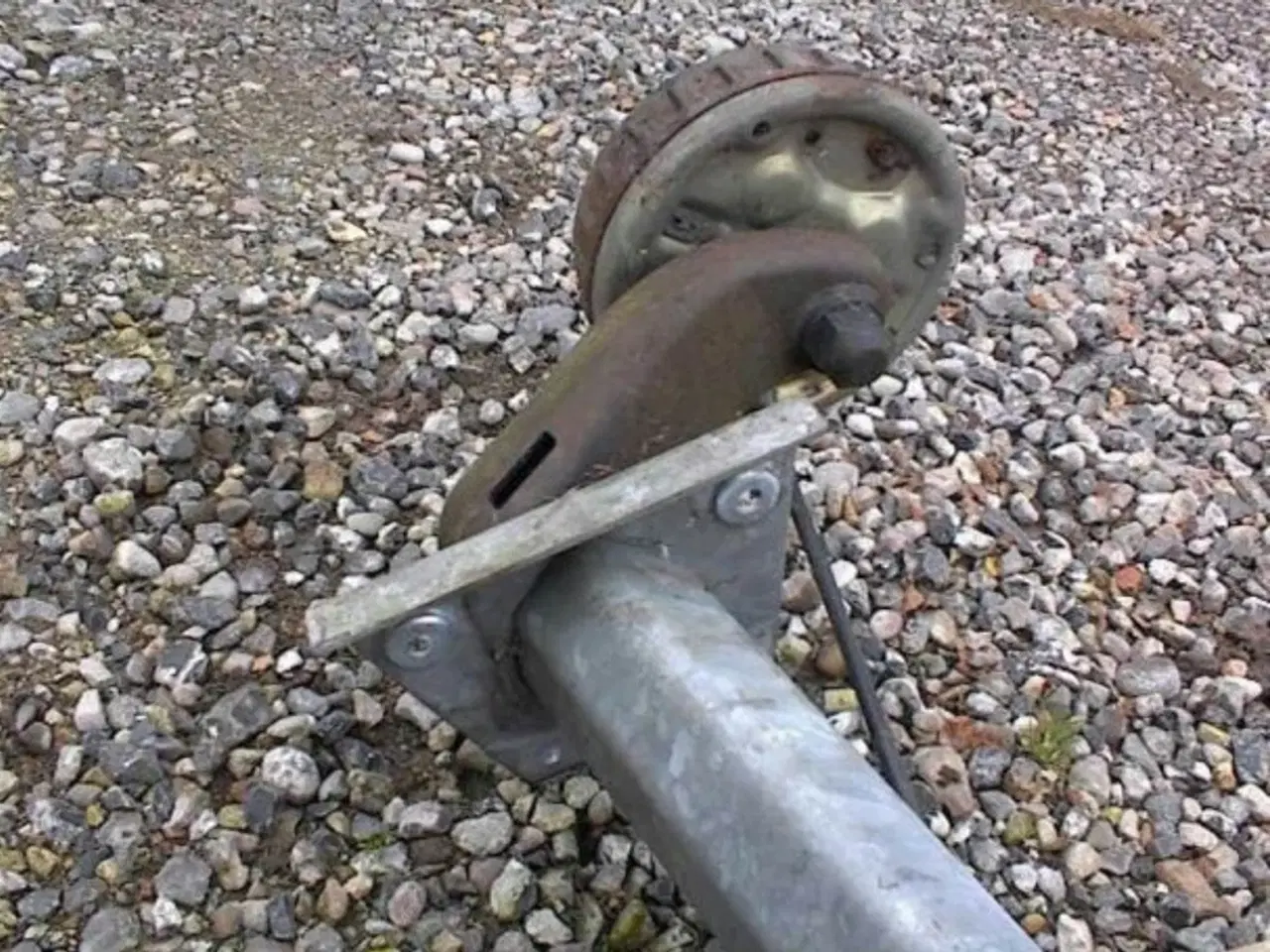 Billede 1 -   Alko Aksel 1300 Kg.