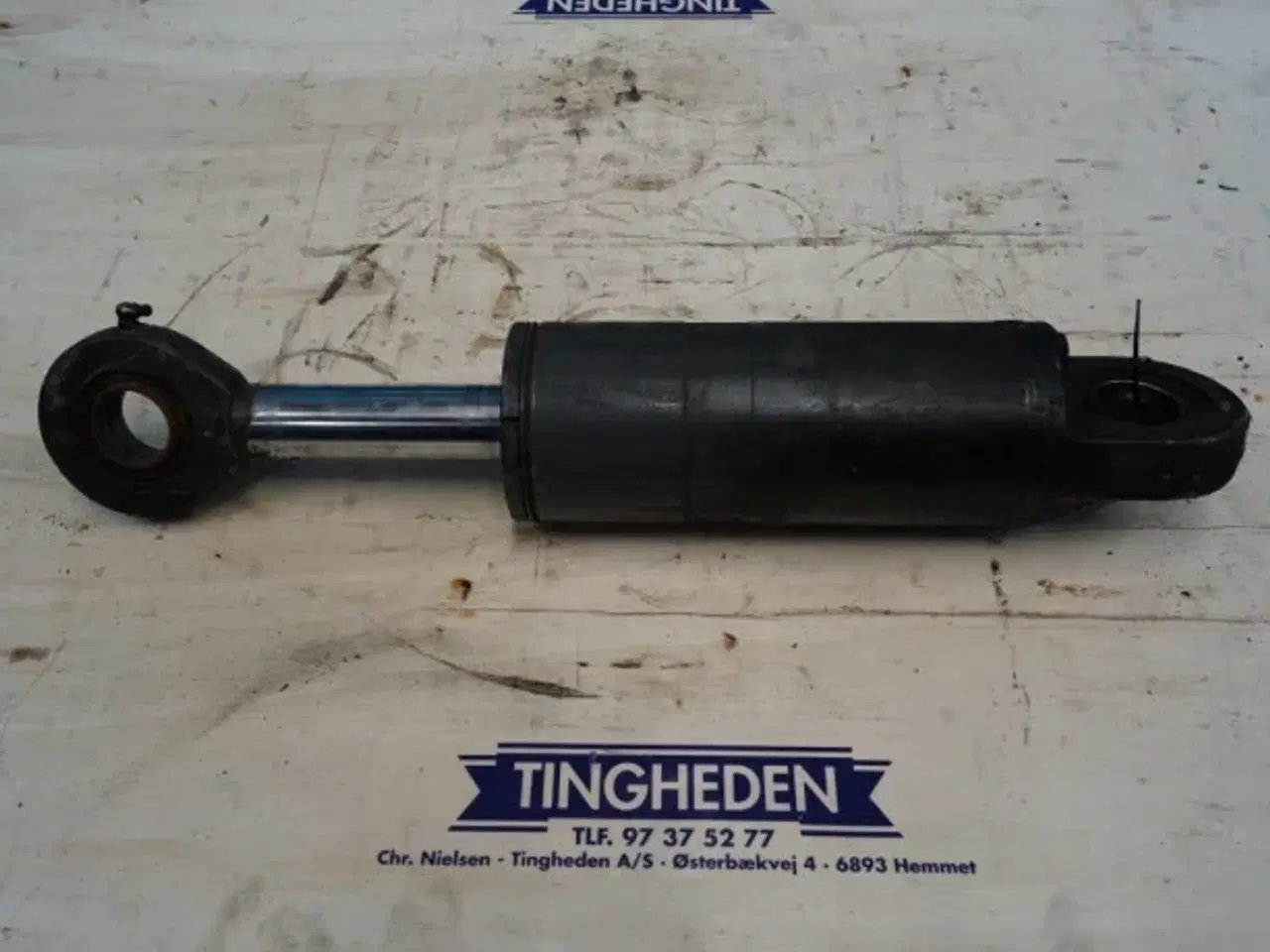 Billede 8 - Valtra T213 Frontlift Cylinder V37715600