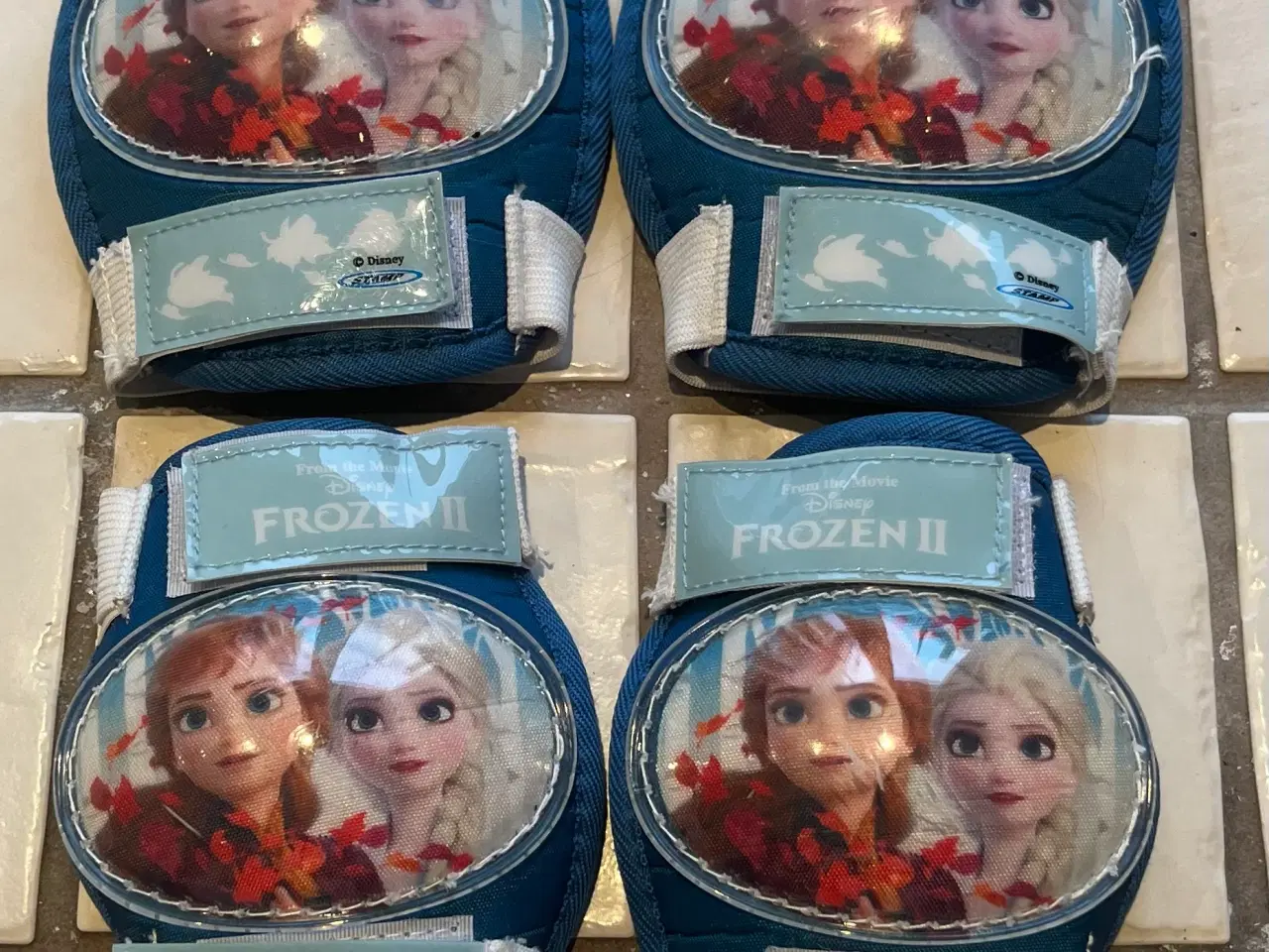 Billede 1 - Albue og knæ beskyttere med Anna og Elsa