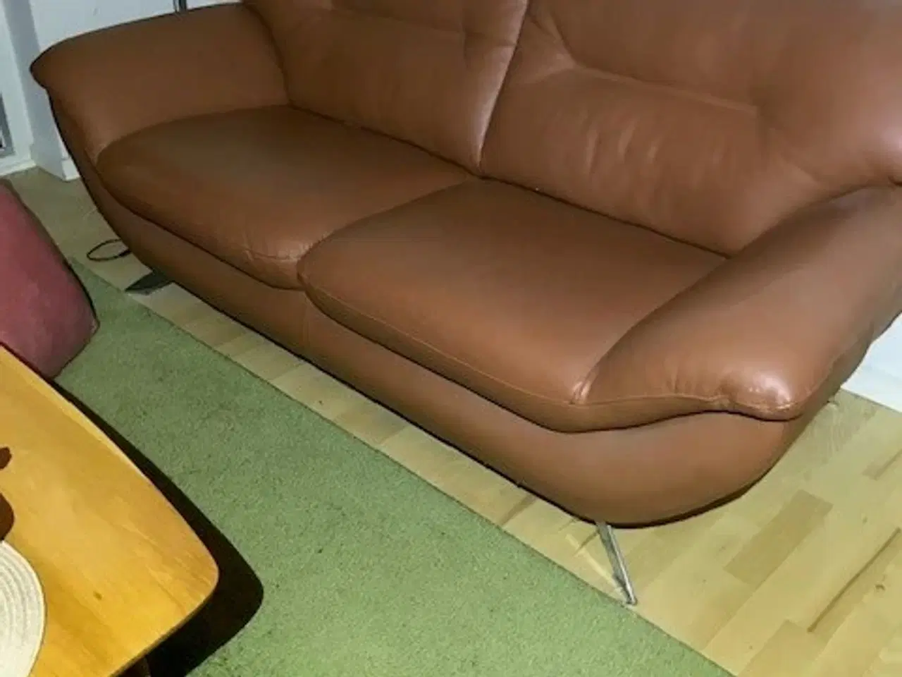 Billede 2 - lækker cognacfarvet lædersofa