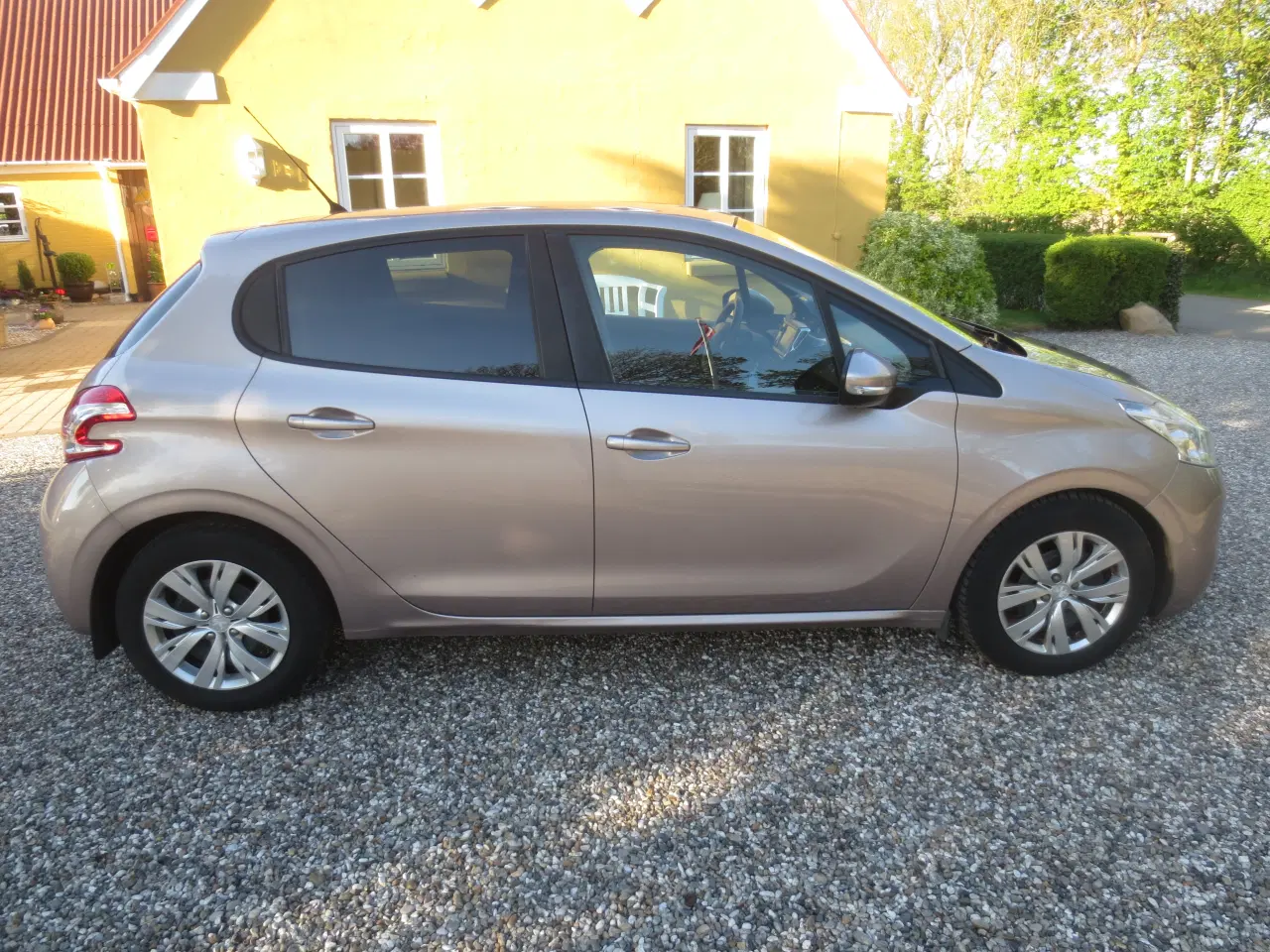 Billede 5 - Flot Peugeot 208 1.4 HDi År 12.