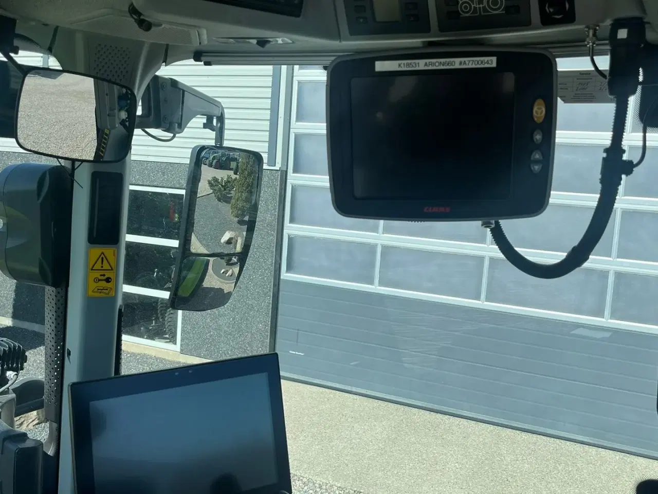 Billede 17 - CLAAS ARION 660 CMATIC med frontlift og front PTO og den kan evt også leveres med GPS anlæg