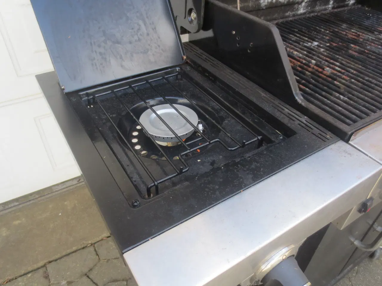 Billede 3 - 1 stk Gasgrill Char-Broil med 3 brændere 