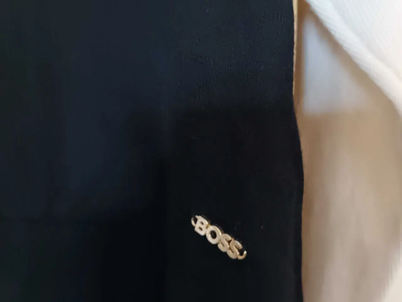 Billede 3 - BOSS bluse i str. L