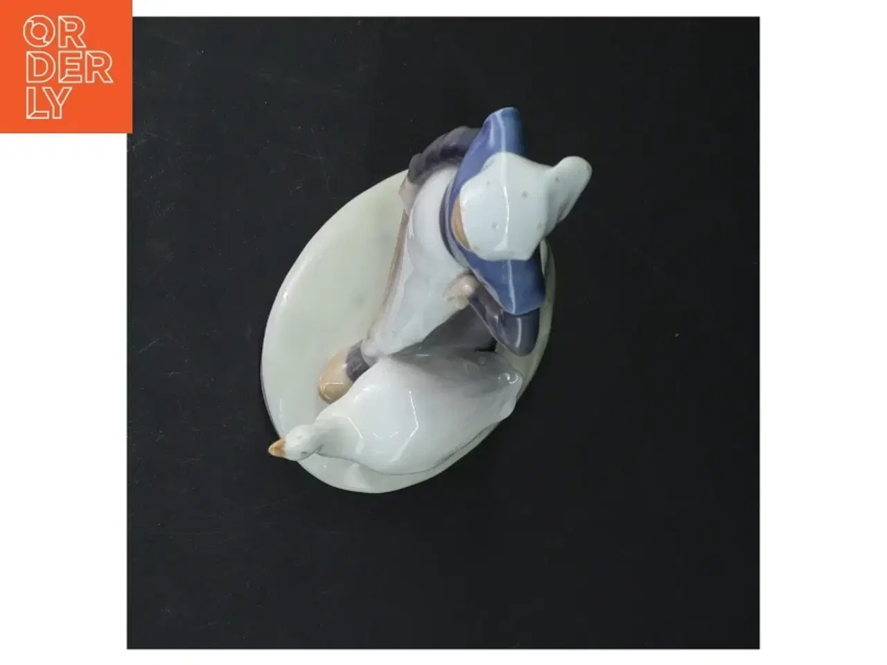 Billede 4 - Porcelænsfigur af kvinde med gås fra Royal Copenhagen (str. 19 cm)