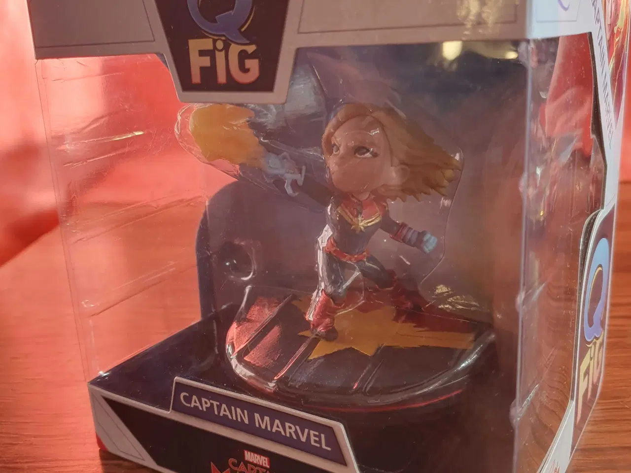 Billede 3 - Captain Marvel figur