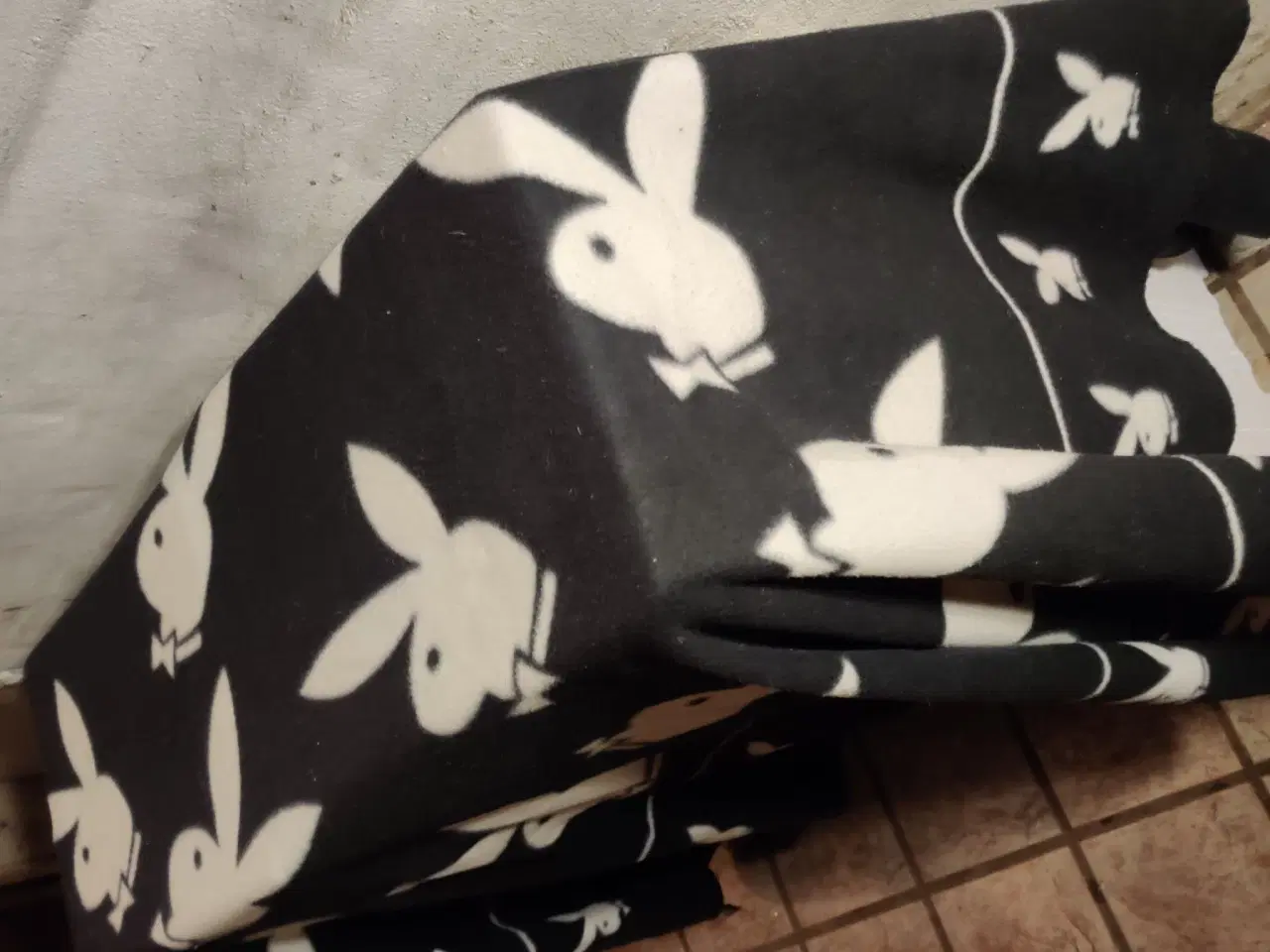 Billede 2 - Playboy rabbithead blanket