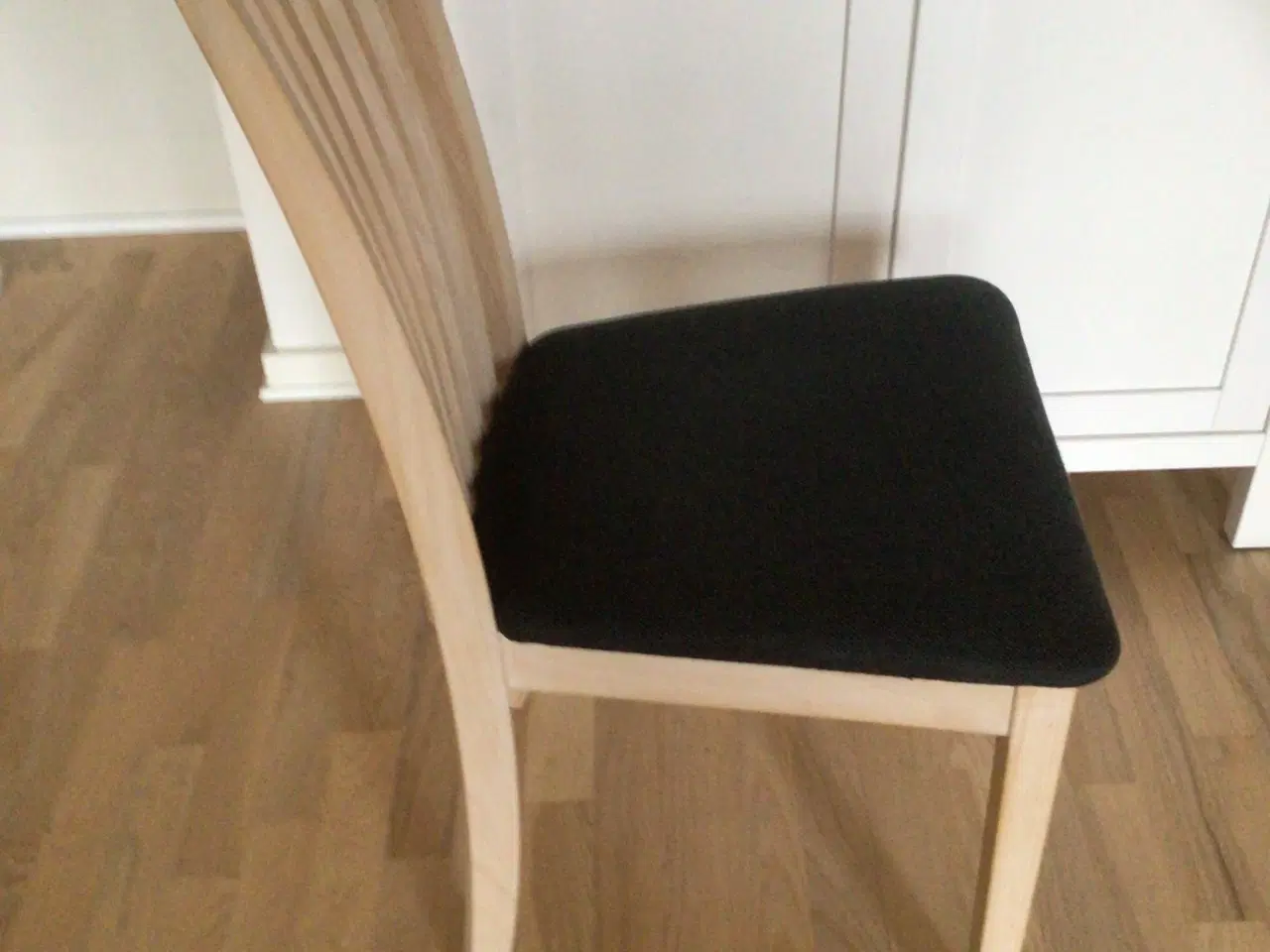 Billede 2 - Spisebord massiv hvidpigmenteret bøgetræ