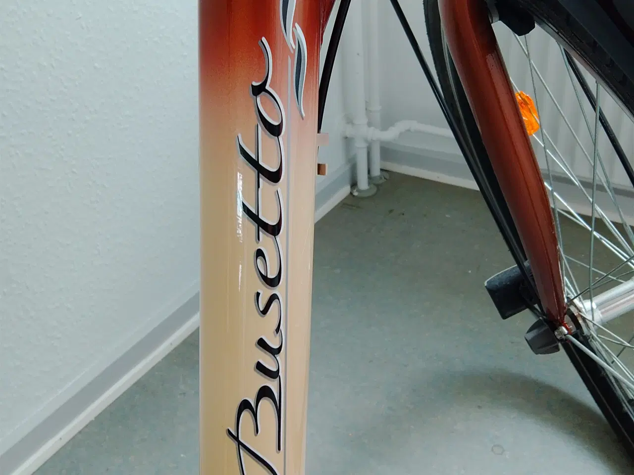 Billede 7 - Busetto Damecykel med kurv 28"