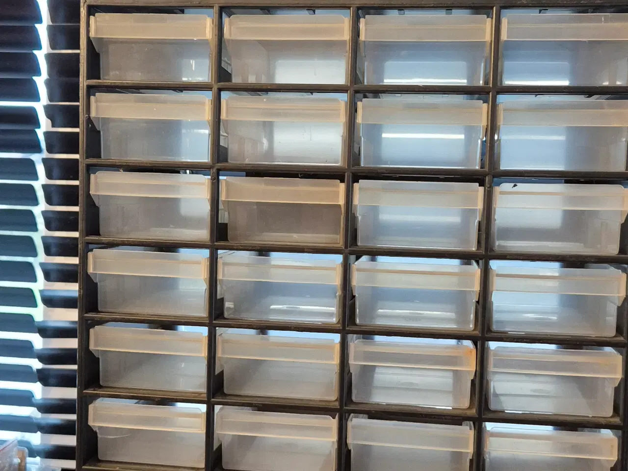 Billede 3 - Skuffereol Harald Nyborg 