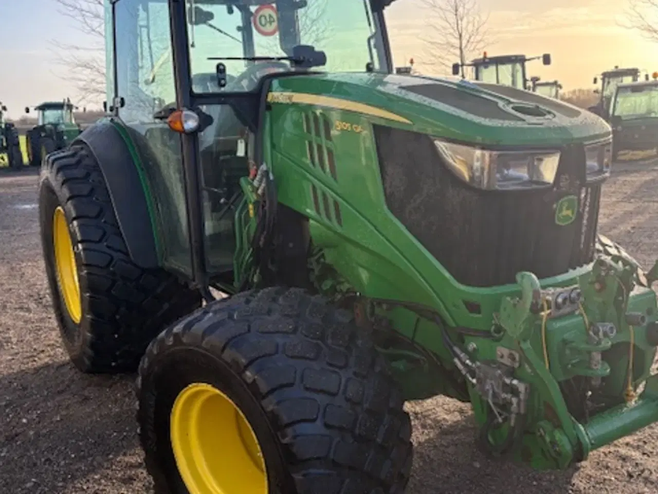 Billede 5 - John Deere 5105GF FRONTLIFT. HJUL MED GRÆSDÆK MEDFØLGER