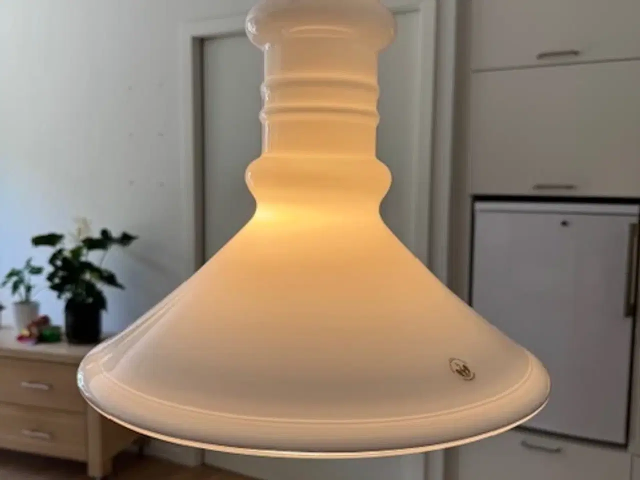 Billede 1 - Holmegaard apoteker loftslampe, stor i hvid glas 