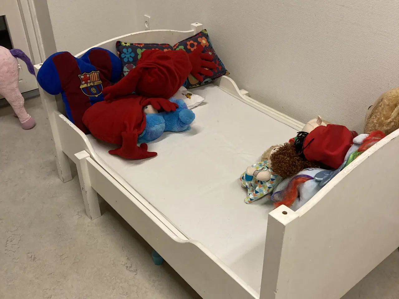 Billede 3 - Lille Per seng