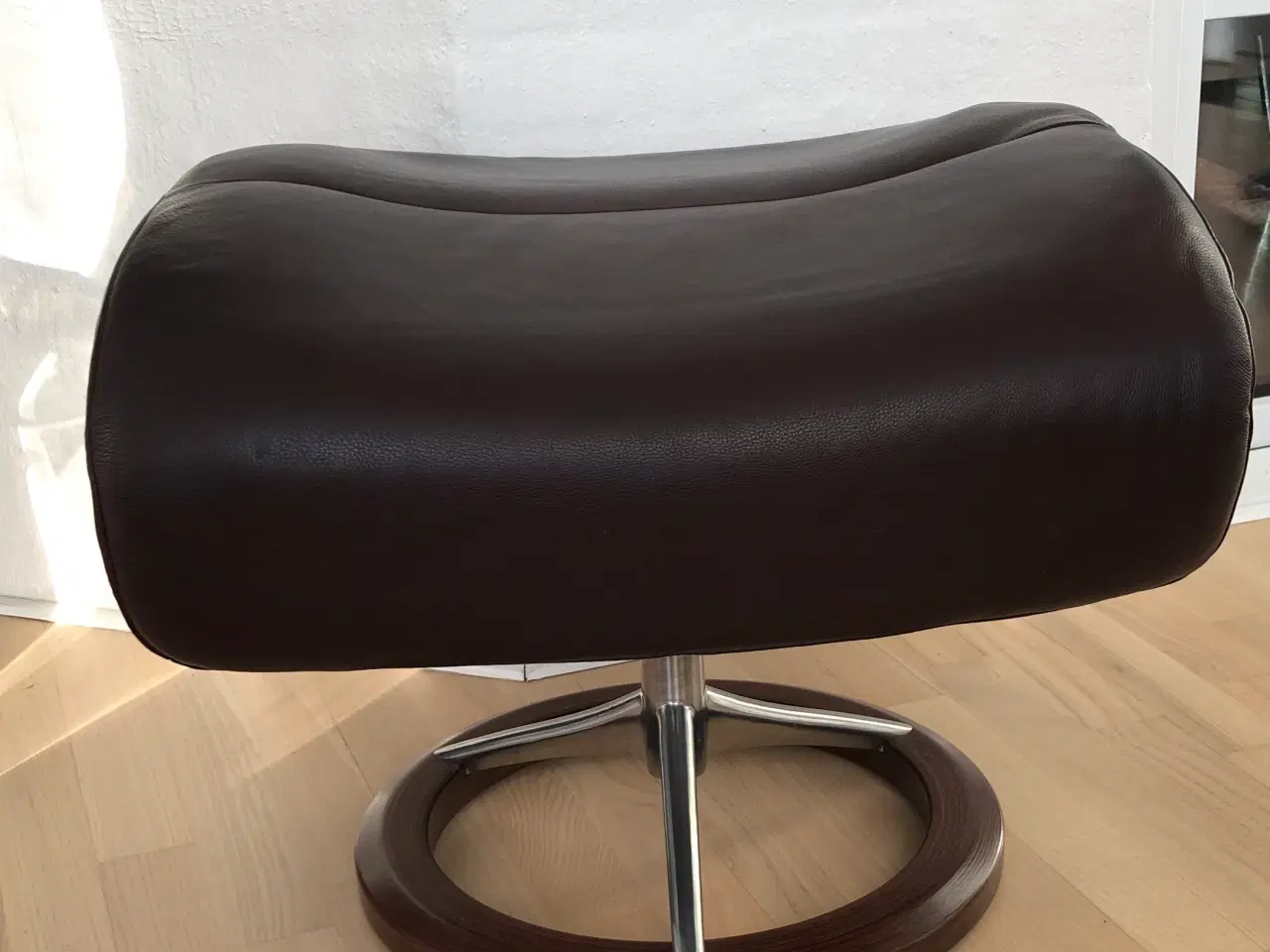 Billede 1 - Flot Stressless luxus fodskammel 