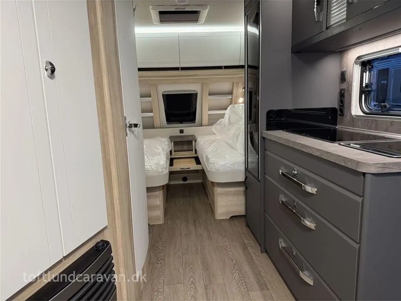 Billede 13 - 2026 - Hobby De Luxe 495 UL   NY 2026. Sønderjyllands aut. HOBBY forhandler. Enkeltsenge m/lameludtræk, NU PÅ LAGER TIL OMGÅENDE LEVERING.