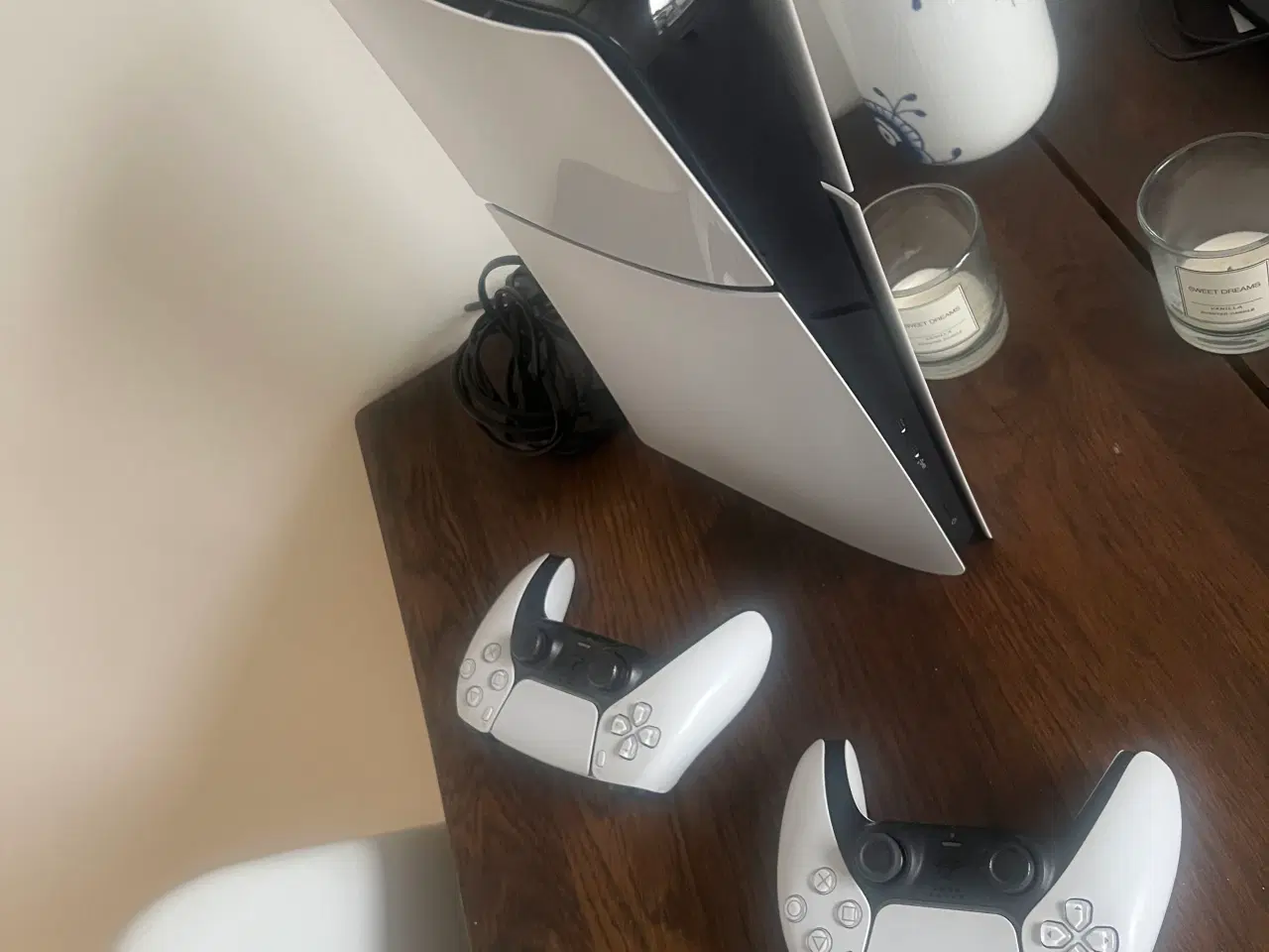 Billede 2 - PlayStation 5 Digital Edition – Som ny – 2 Control