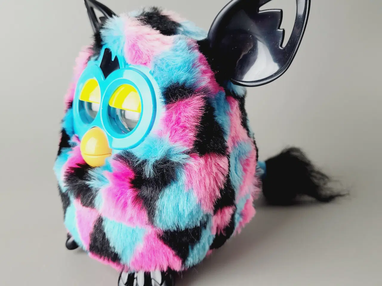Billede 2 - ⭐️- Furby "Triangles" (2013 Model) - Pink Blå Sort