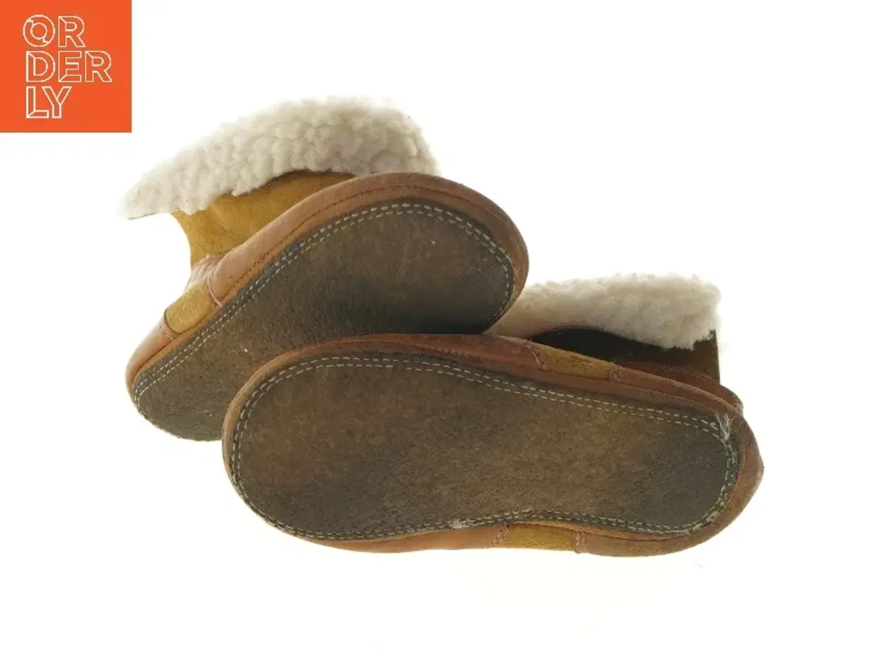 Billede 5 - Brune babysko i skind med uldfor (str. længde 17 cm)