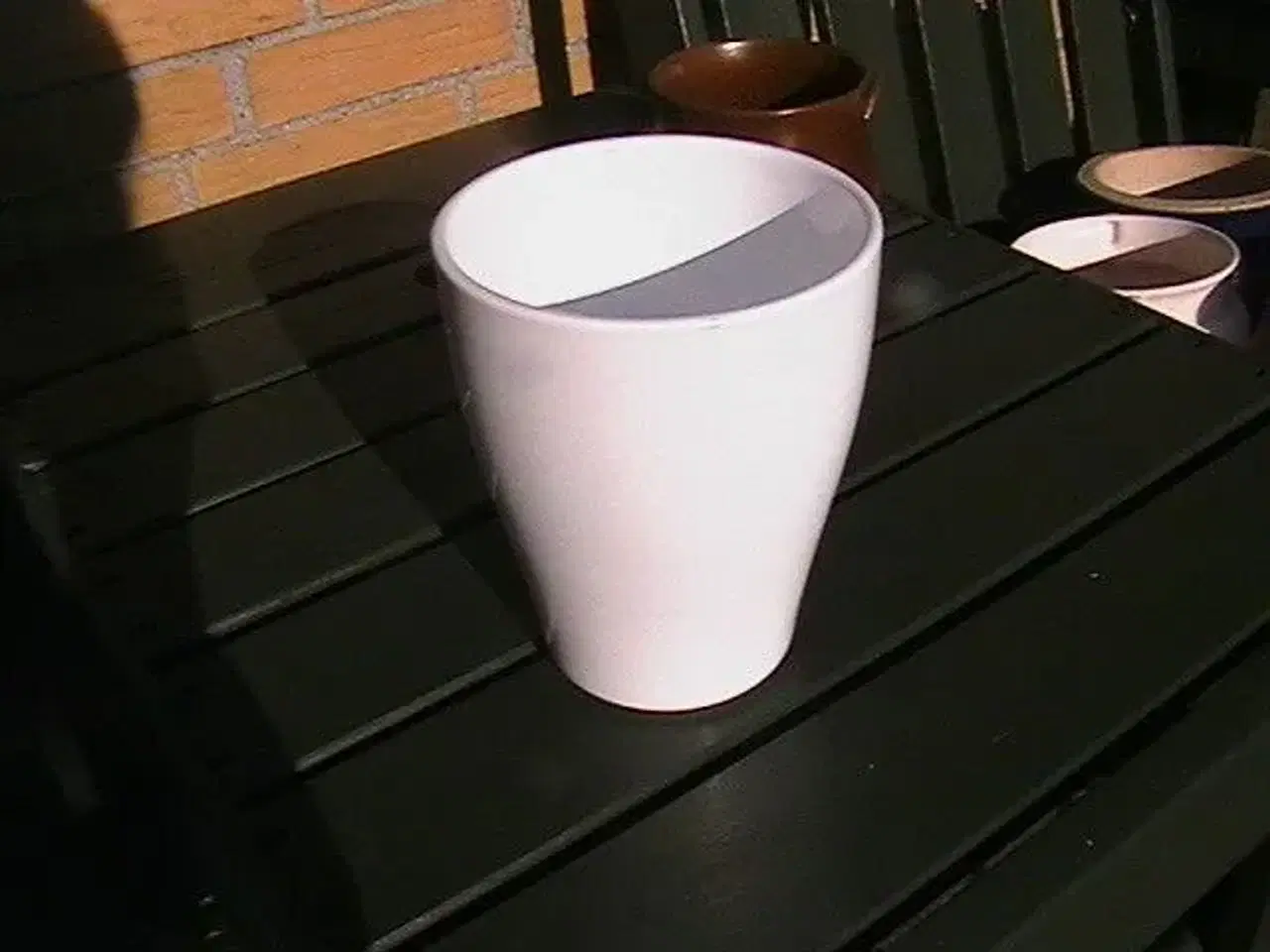 Billede 2 - 1 Vase/Skjuler + 1 "Potte" på 3 ben.