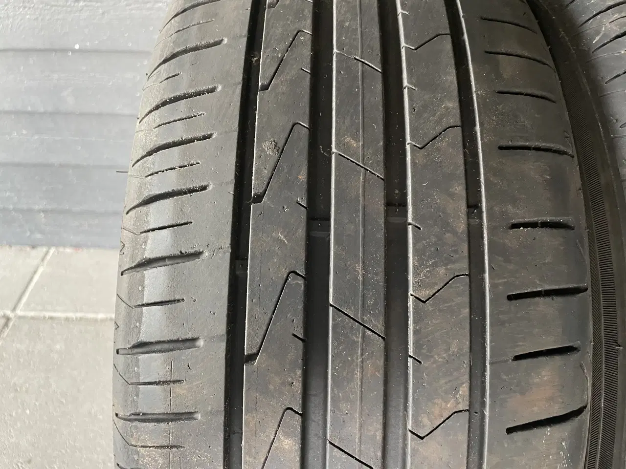 Billede 3 - 215/55 x 17 sommerdæk