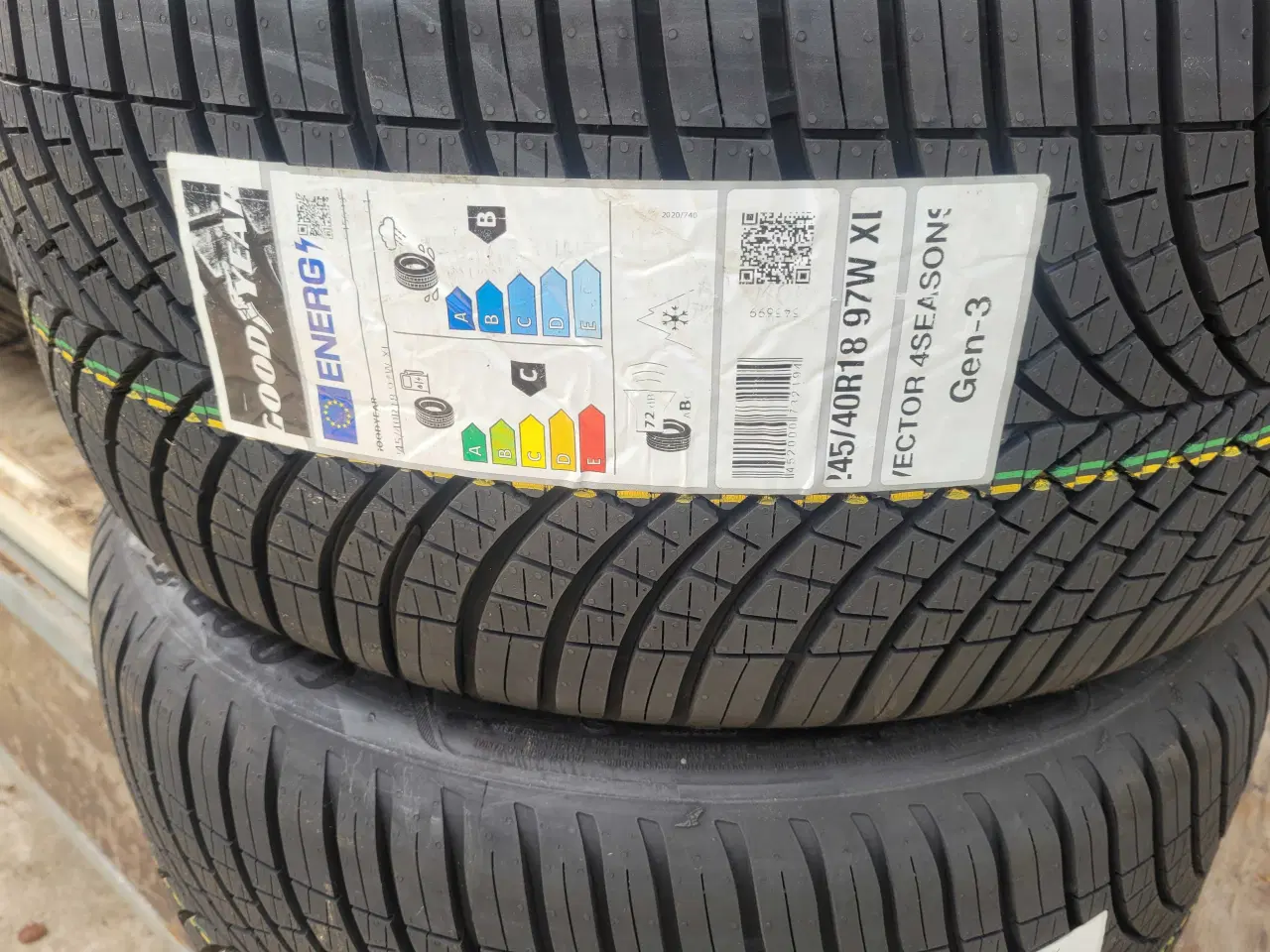 Billede 1 - 245/40 R 18 Goodyear 