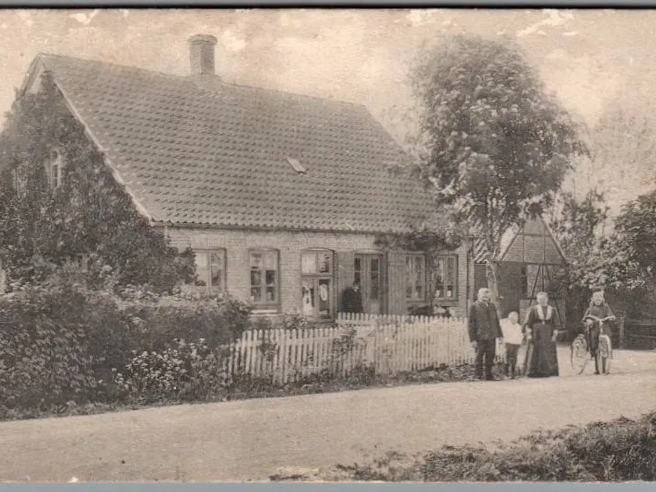 Billede 1 - Skelby Skrædderforretning - H.J. Petersen - Gedser - Postkort  - Ubrugt - Regning på bagsiden 1