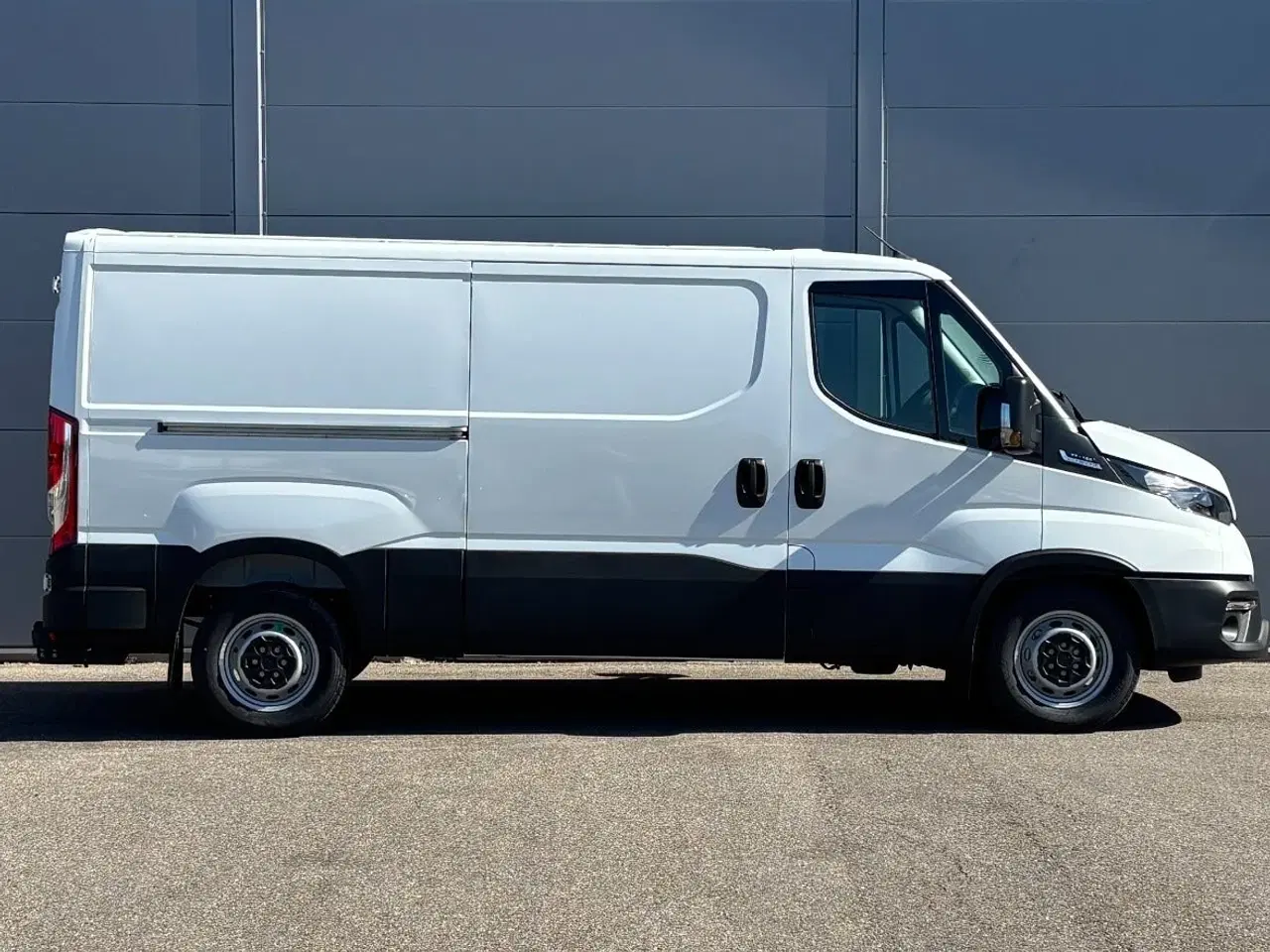 Billede 8 - Iveco Daily 2,3 35S16 9m³ Van AG8