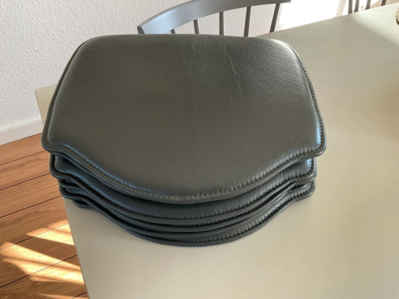 Billede 8 - FDB spisebordstole J46 model med hynder