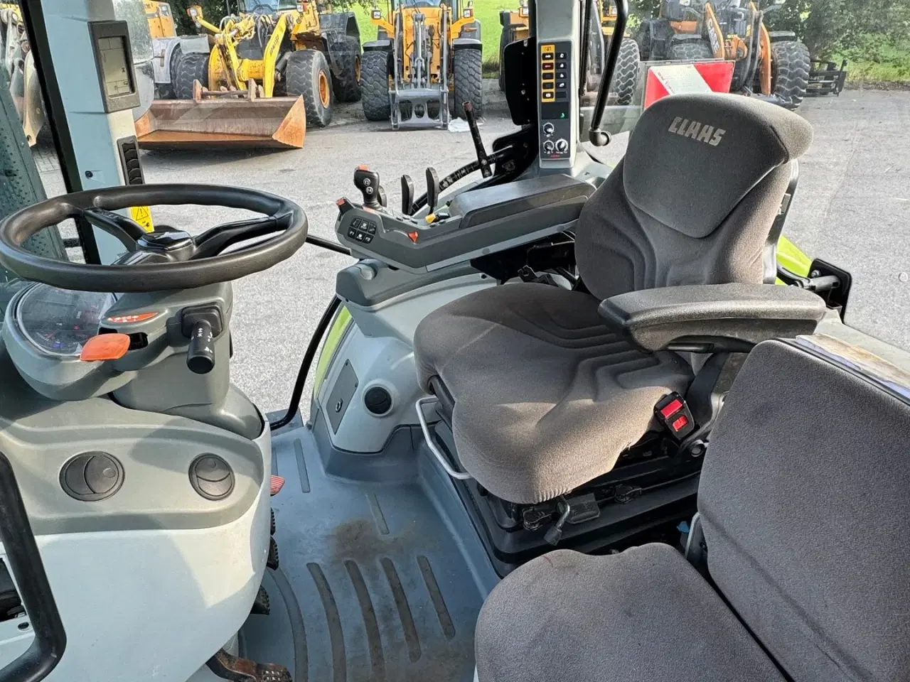 Billede 17 - CLAAS ARION 650 KUN 4600 TIMER OG FULD AFFJEDRING!