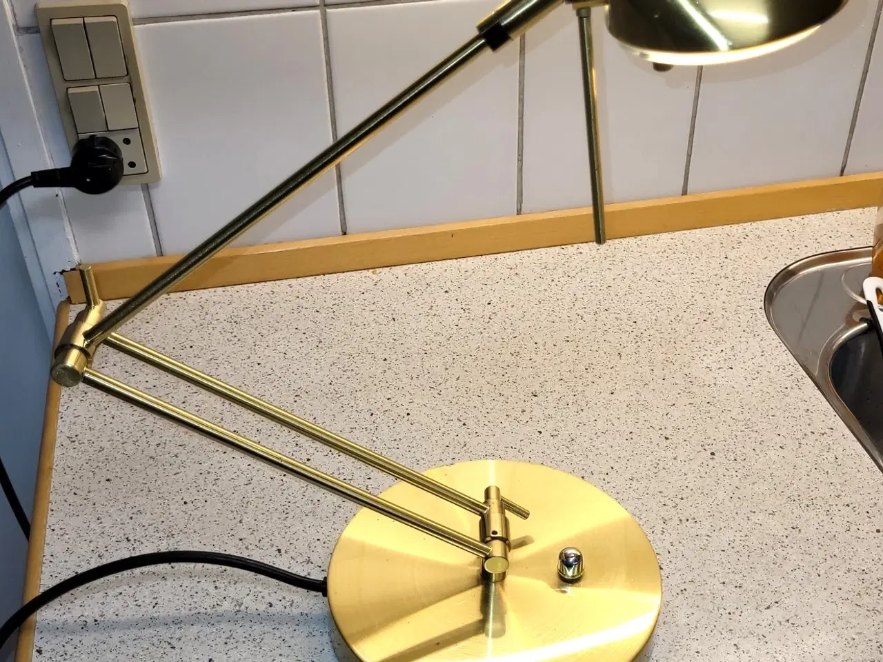 Billede 10 - Aneta 18101 skrivebordslampe i moderne stil .