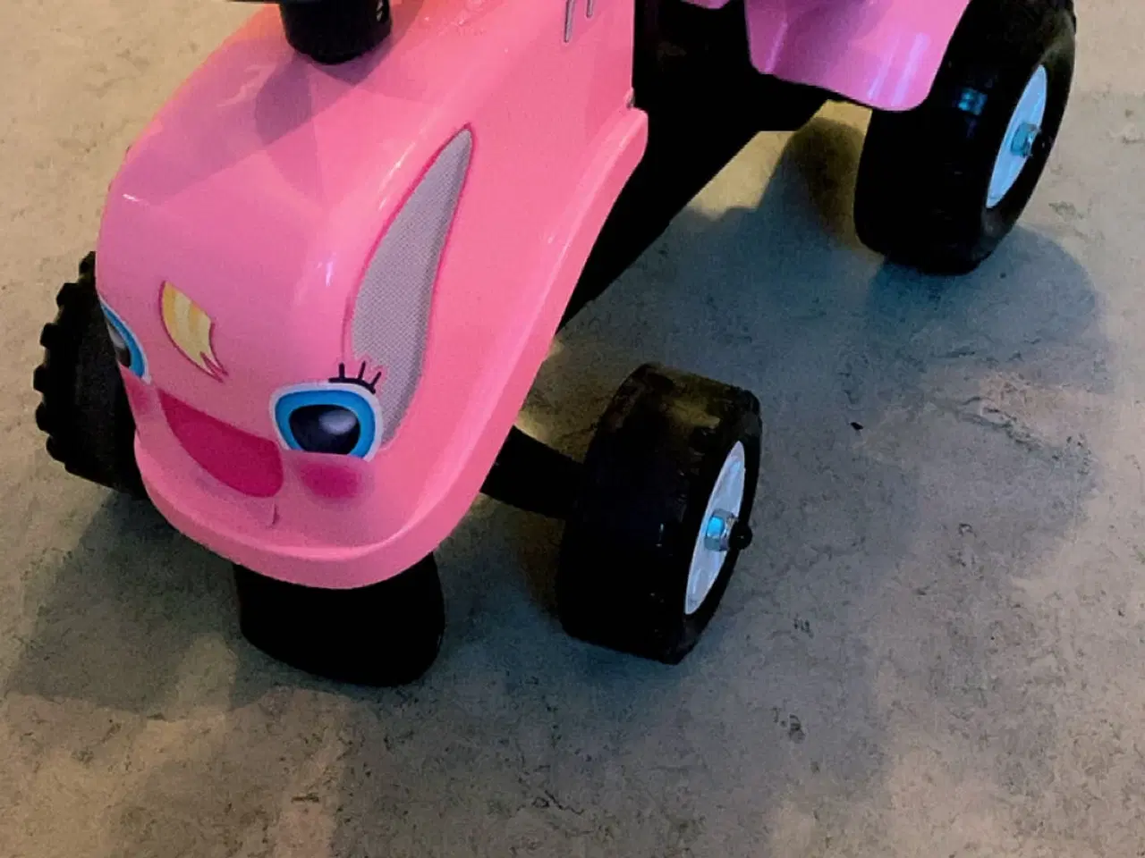 Billede 1 - Børne traktor 