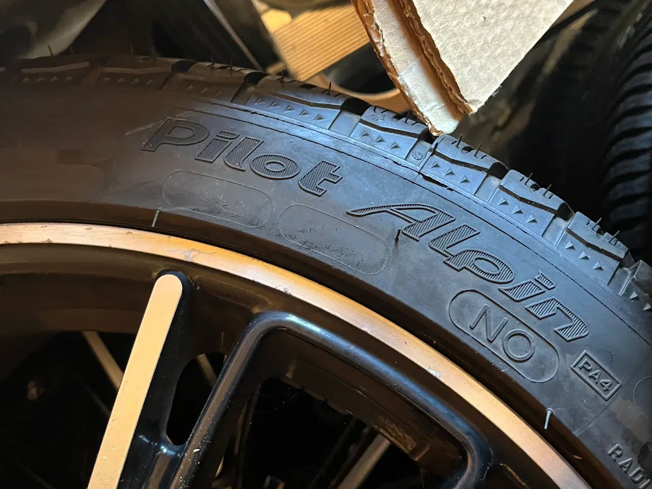 Billede 3 - Porsche vinterdæk Michelin 20”