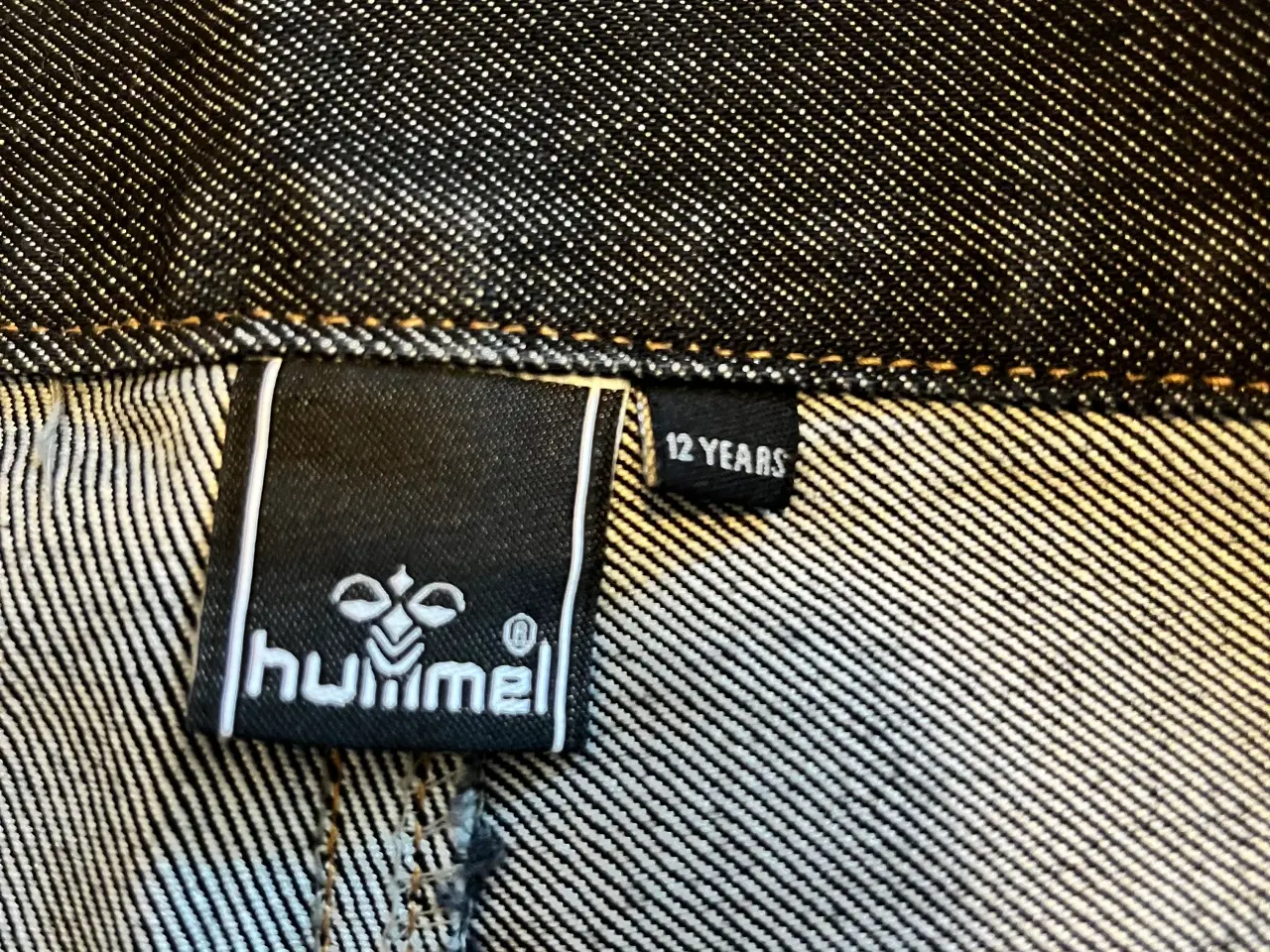 Billede 5 - Cowboybukser fra Hummel. 