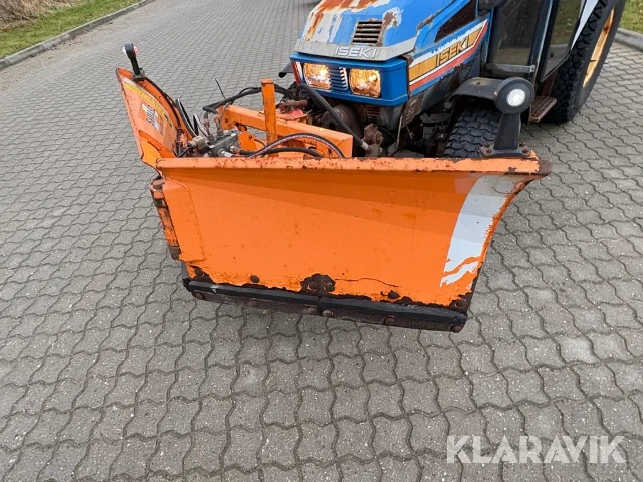 Billede 9 - Kompakttraktor med plov og spreder Iseki
