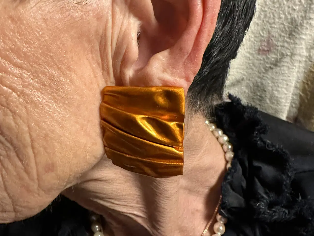 Billede 6 - Unikt armring og øre clips, designer Gail Spence