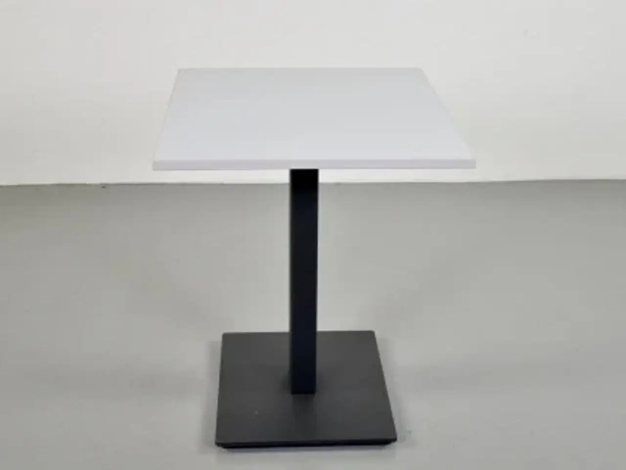 Billede 6 - Cafebord med lysegrå plade og antracit fod.