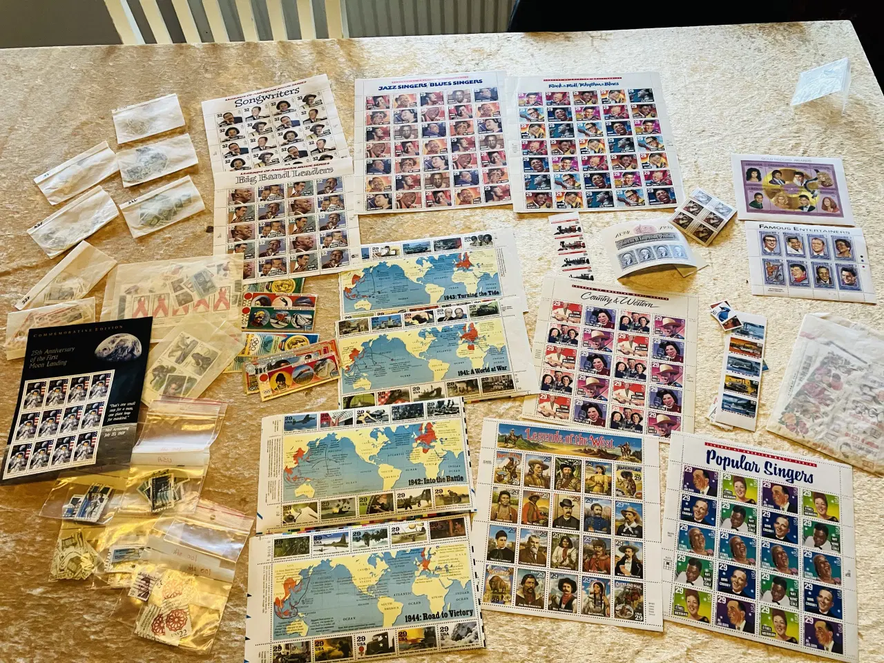 Billede 1 - Frimærkeark